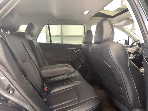 Used 2025 Subaru Outback Limited AWD/4WD image 22