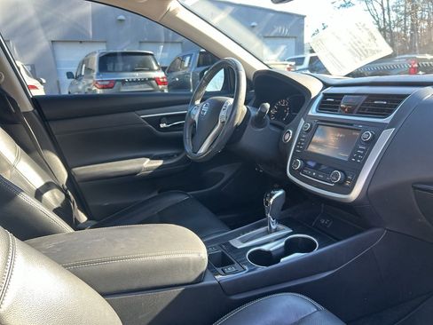 Used 2017 Nissan Altima 2.5 SL w/ Technology Package image 18