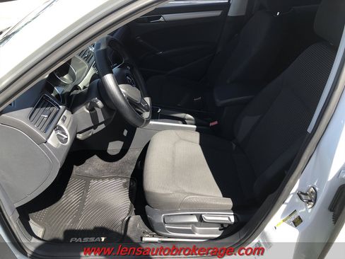 Used 2017 Volkswagen Passat 1.8T S FWD image 11