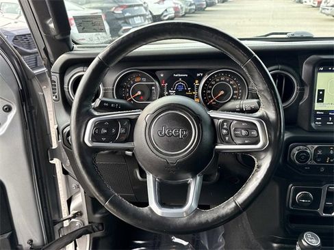 Used 2019 Jeep Wrangler Unlimited Sahara image 18