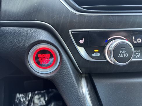 Used 2018 Honda Accord EX image 18