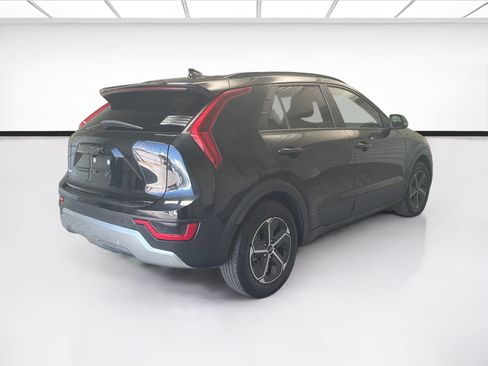 Used 2023 Kia Niro EX FWD image 4