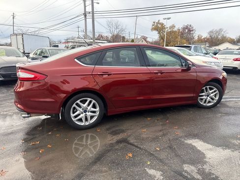 Used 2014 Ford Fusion SE image 4