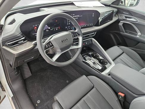 Used 2025 Audi Q5 Premium w/ Premium Plus AWD/4WD image 3