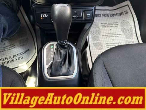 Used 2019 Jeep Renegade Latitude w/ Cold Weather Group AWD/4WD image 30