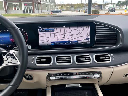 Certified 2025 Mercedes-Benz GLE 450 4MATIC image 7