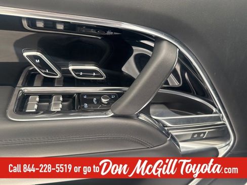 Used 2023 Land Rover Range Rover SE image 13