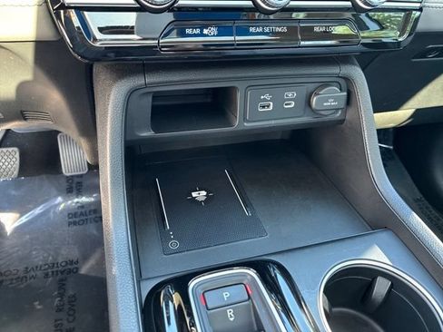 Used 2025 Honda Pilot Touring image 17