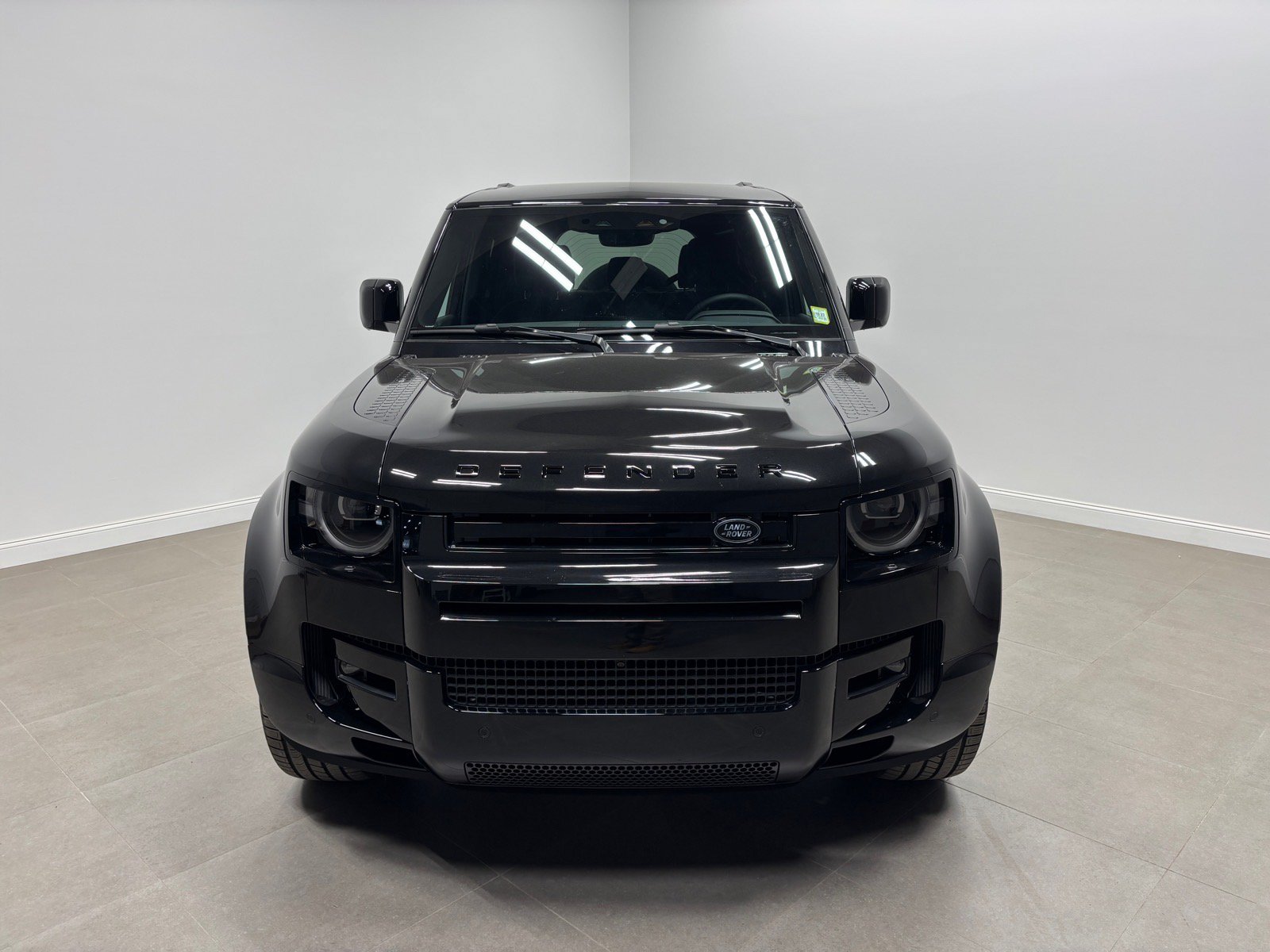 New 2026 Land Rover Defender 110 X-Dynamic SE AWD/4WD image 3