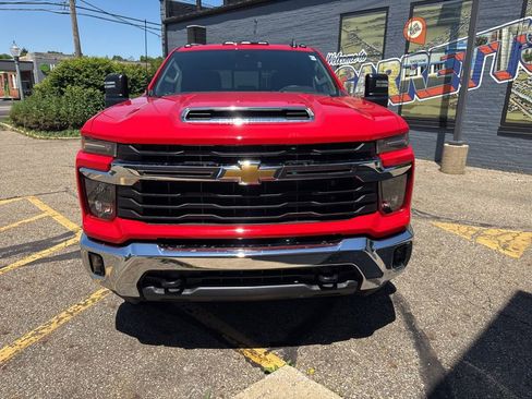 New 2026 Chevrolet Silverado 3500 LT AWD/4WD image 2
