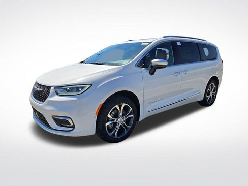 New 2026 Chrysler Pacifica Pinnacle image 8