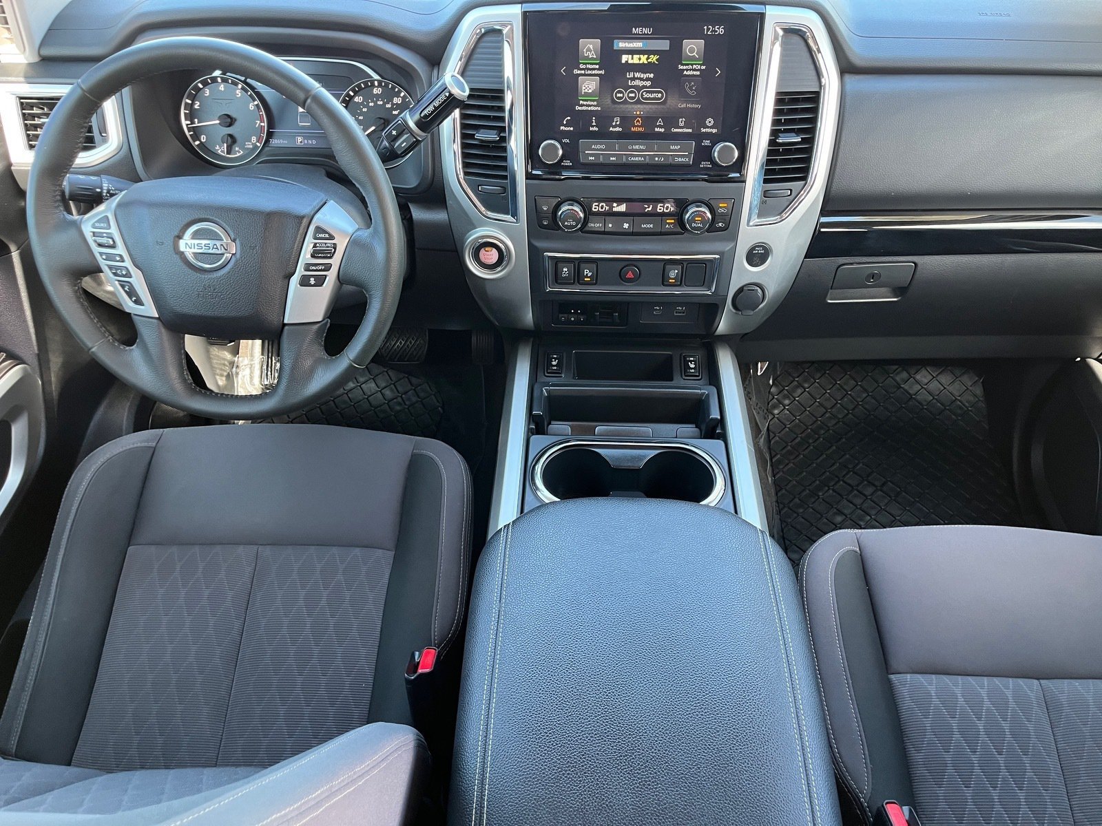Used 2020 Nissan Titan SV w/ SV Convenience Package RWD image 12