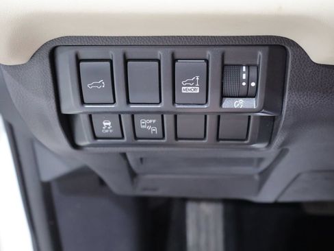 Used 2019 Subaru Ascent Touring AWD/4WD image 29