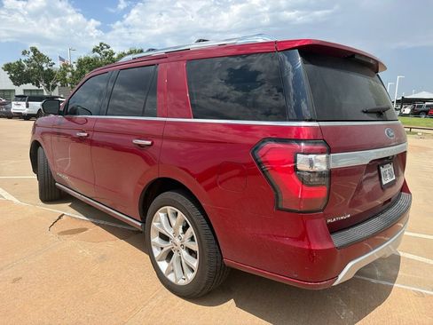 Used 2019 Ford Expedition Platinum AWD/4WD image 2