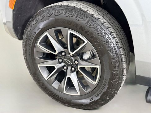 Used 2023 Chevrolet Tahoe Z71 w/ Luxury Package AWD/4WD image 34