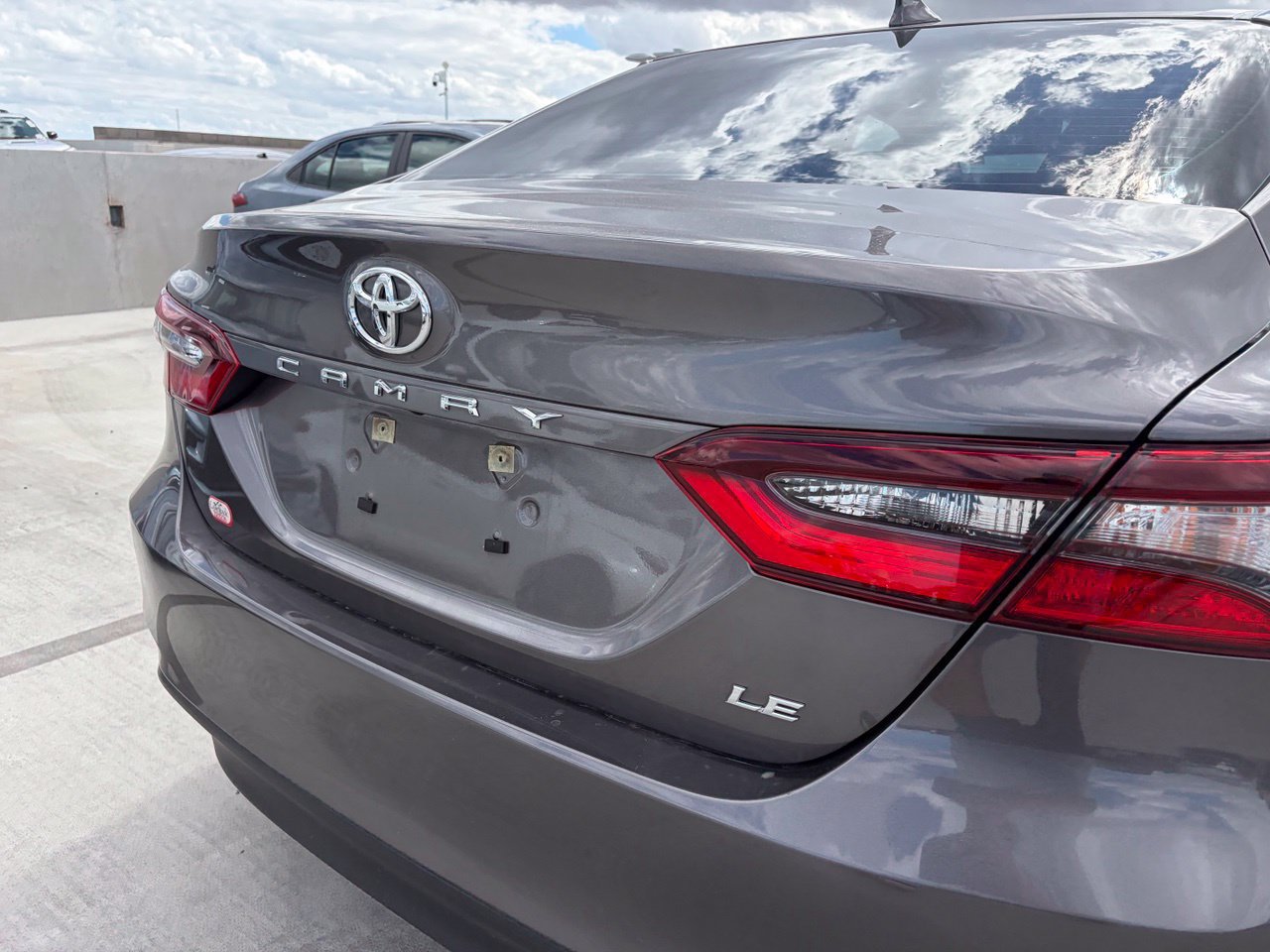 Used 2023 Toyota Camry LE FWD image 4