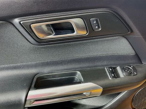 Used 2018 Ford Mustang GT w/ GT Performance Package RWD image 18