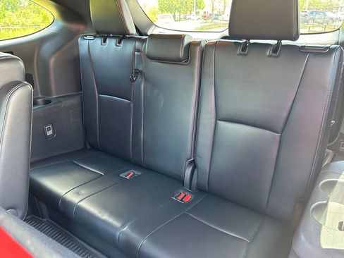 Used 2023 Toyota Highlander XSE FWD image 13