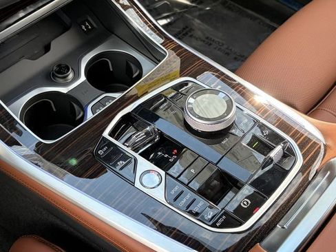 New 2026 BMW X7 M60i AWD/4WD image 9