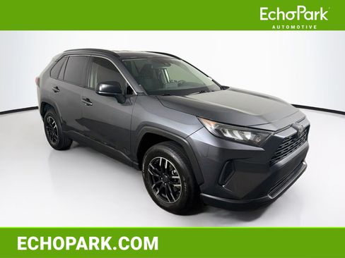 Used 2019 Toyota RAV4 LE FWD image 1