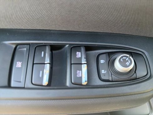 Used 2025 Subaru Forester Premium image 22