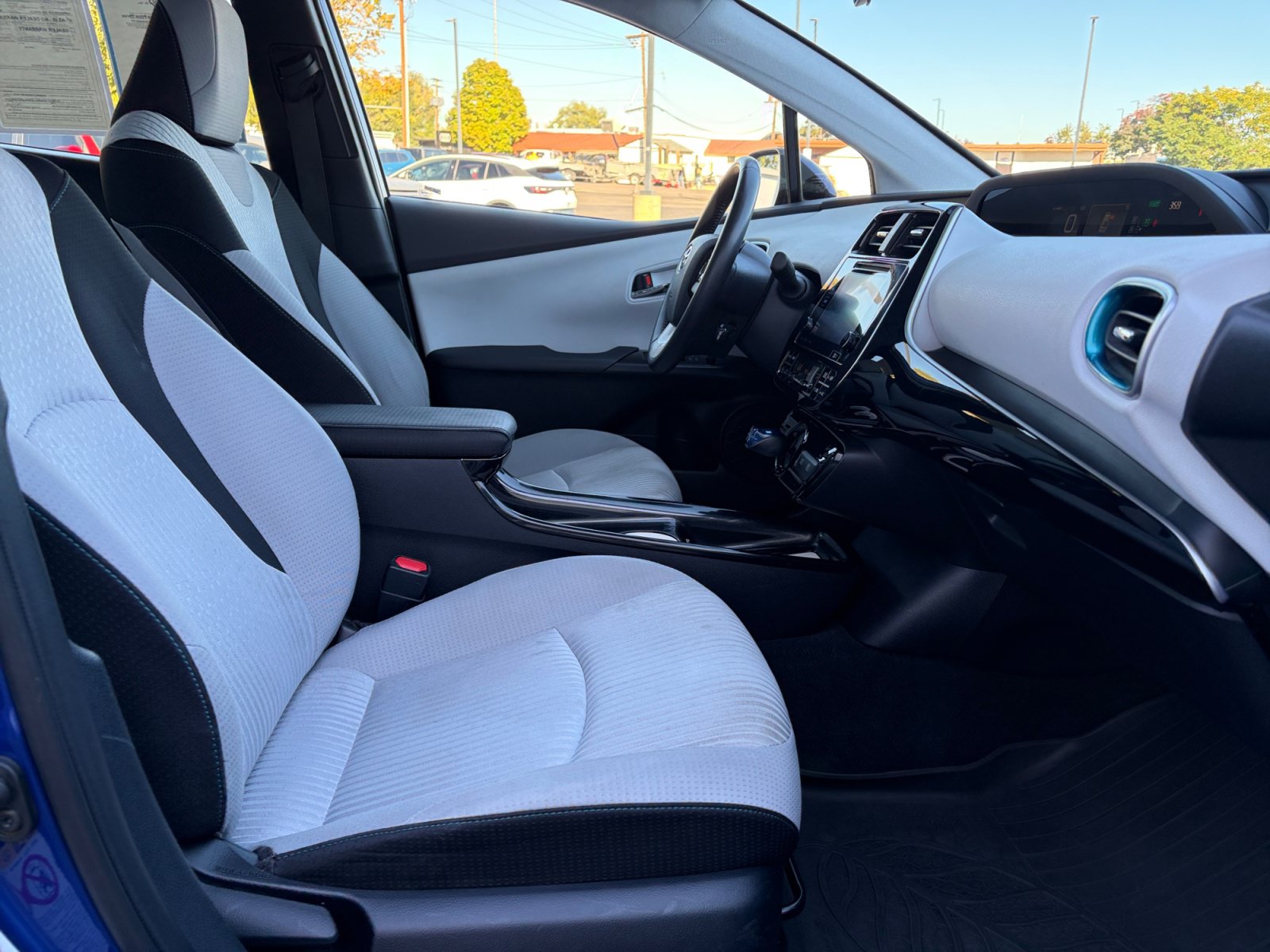 Used 2016 Toyota Prius Three FWD image 19