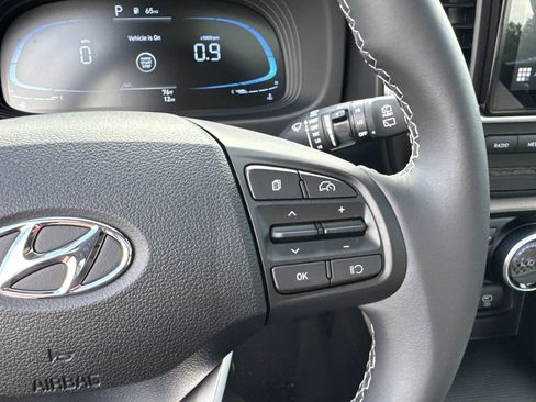 New 2025 Hyundai Venue SEL image 17