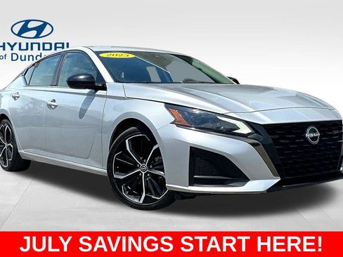 Used 2023 Nissan Altima 2.5 SR FWD image 3