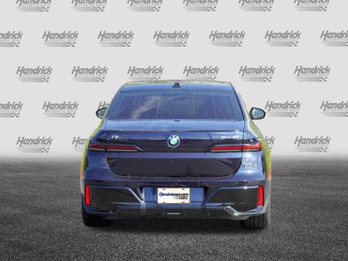 Used 2023 BMW i7 xDrive60 AWD/4WD image 8
