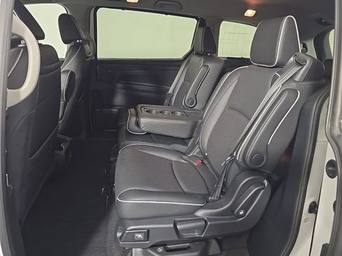 Used 2024 Honda Odyssey Elite image 16