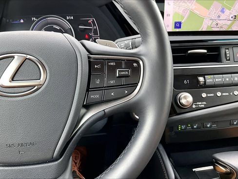 Used 2025 Lexus ES 300h w/ Premium Package image 25