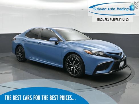 Used 2024 Toyota Camry SE w/ Convenience Package FWD image 1