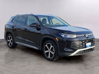 Certified 2025 Volkswagen Tiguan SE w/ Panoramic Sunroof Package