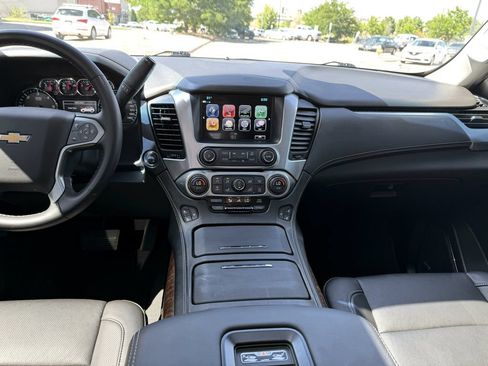 Used 2019 Chevrolet Suburban Premier AWD/4WD image 30