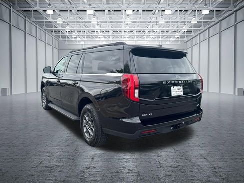 Used 2025 Ford Expedition Max Active AWD/4WD image 5