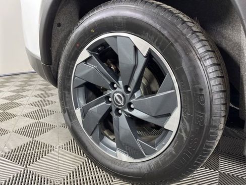 Used 2024 Nissan Rogue SV image 20