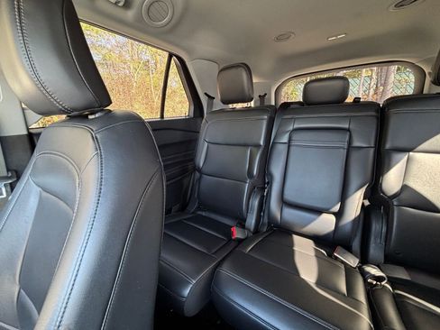 Used 2024 Ford Explorer XLT w/ Equipment Group 202A image 42