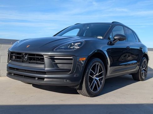 Certified 2024 Porsche Macan image 1