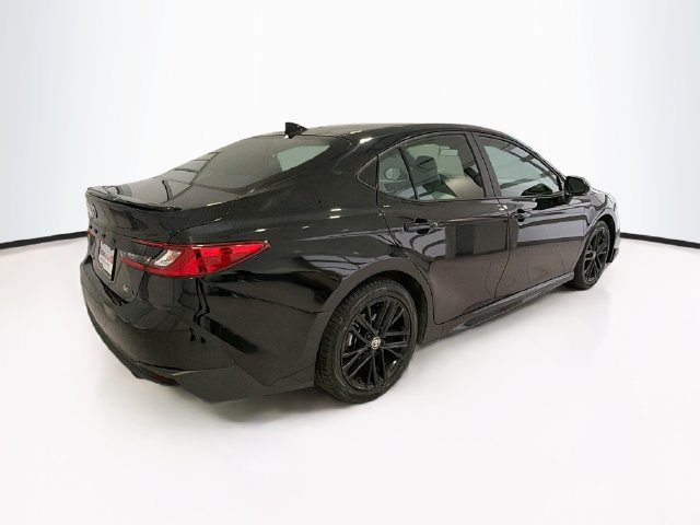 Used 2025 Toyota Camry SE FWD image 6