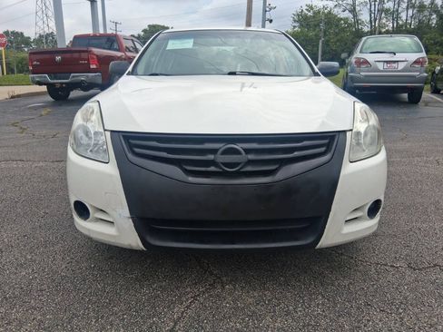 Used 2010 Nissan Altima 2.5 S FWD image 2