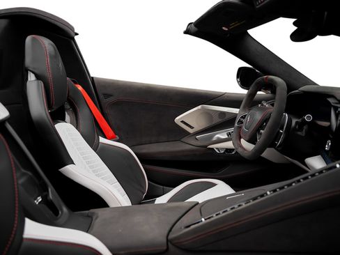 Used 2023 Chevrolet Corvette Stingray Premium Conv w/ Z51 Performance Package RWD image 55