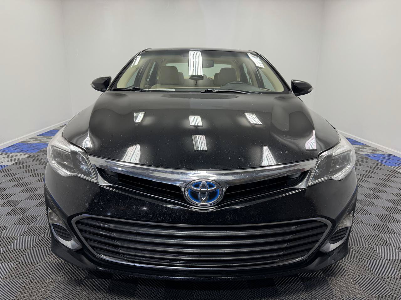 Used 2015 Toyota Avalon XLE Premium FWD image 2