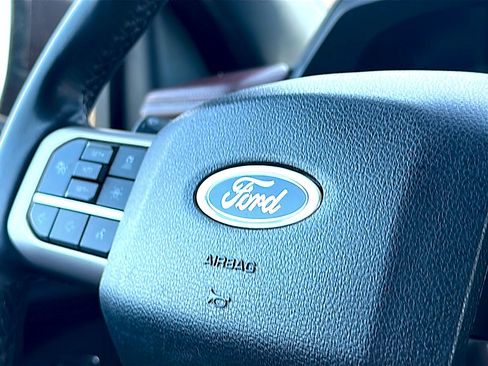 Used 2023 Ford Expedition Limited image 32