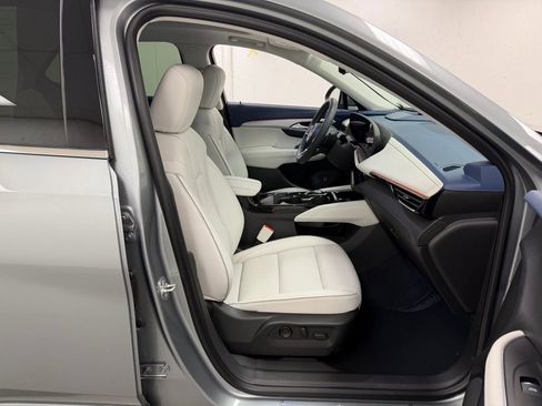 Used 2025 Buick Envision Avenir AWD/4WD image 10