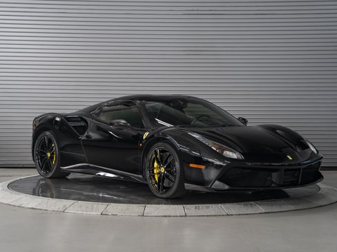 Certified 2018 Ferrari 488 Spider RWD image 9