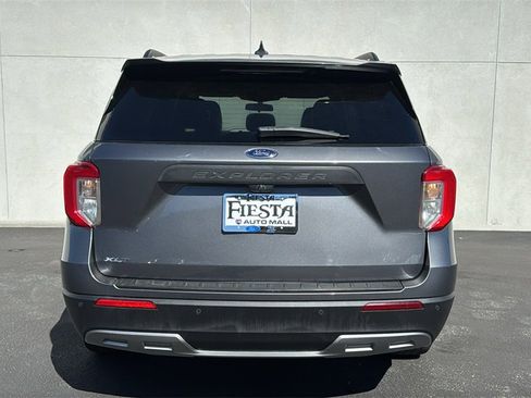 Certified 2021 Ford Explorer XLT w/ Equipment Group 202A image 3
