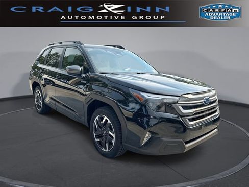 Used 2025 Subaru Forester Premium AWD/4WD image 1