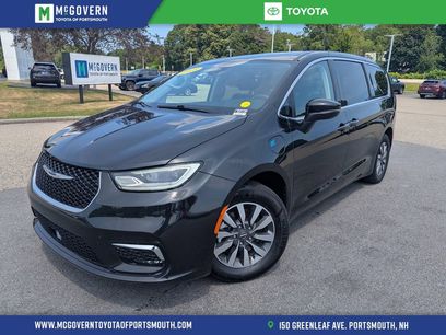Used 2023 Chrysler Pacifica Touring-L
