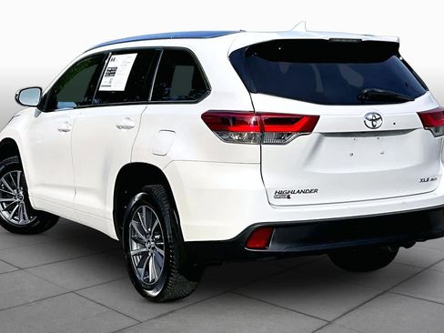 Used 2018 Toyota Highlander XLE AWD/4WD image 12