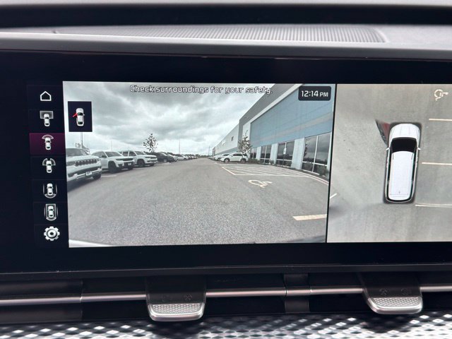 Used 2023 Kia Carnival SX Prestige FWD image 32